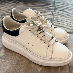 Alexander McQueen Men's White and Black Sneakers - size 43.5